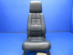 Piper PA-32RT-300 Lance Seat RH Center AFT Facing #4 (0521-790)